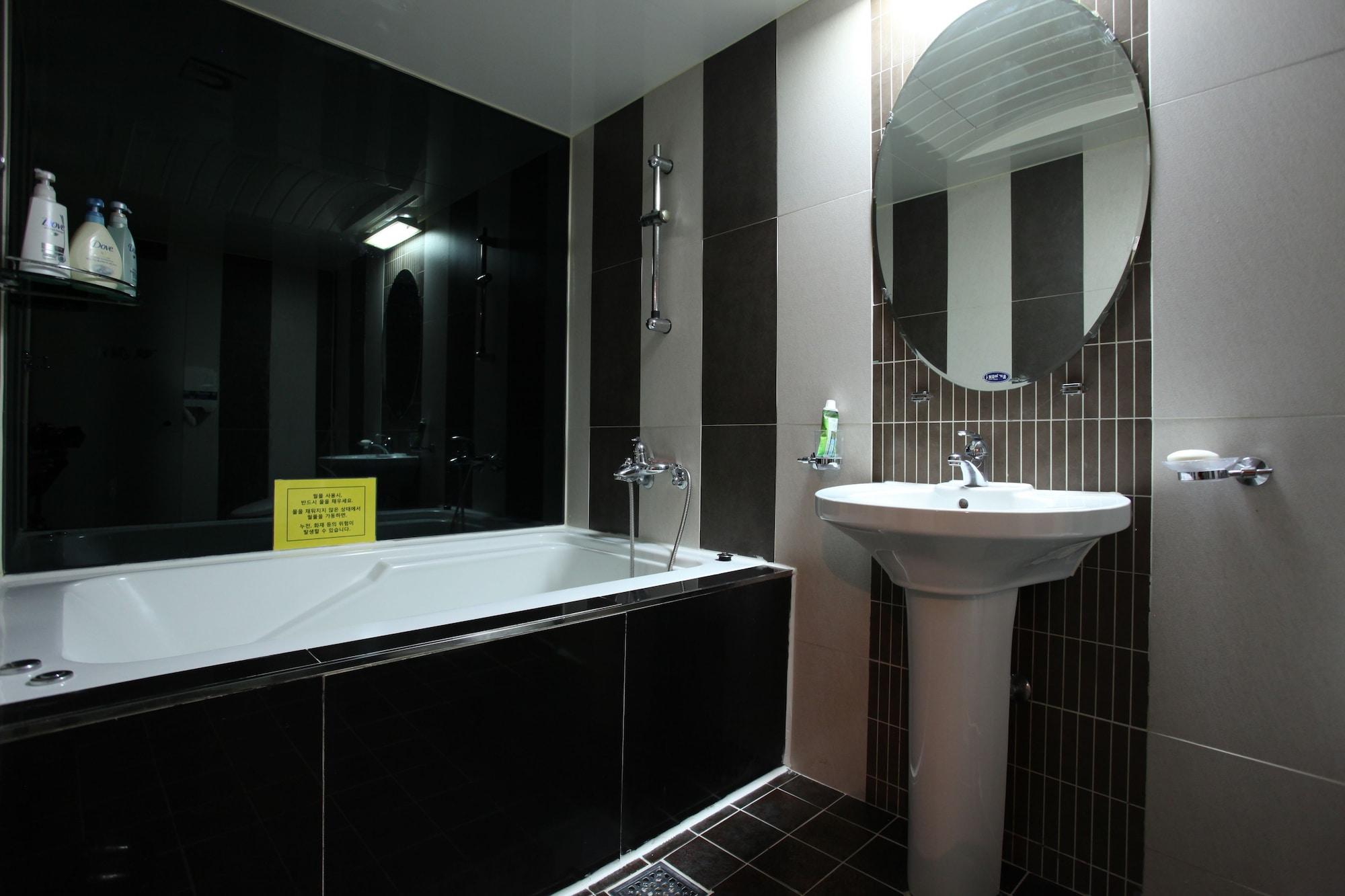 M Motel Songtan Pyeongtaek Extérieur photo